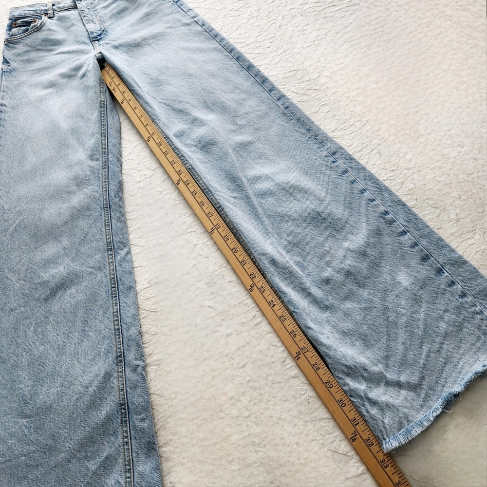 Zara The 90s Full Length High Waisted Jeans With A Loose Leg & Raw Hem, Size 2 - Picture 12 of 16